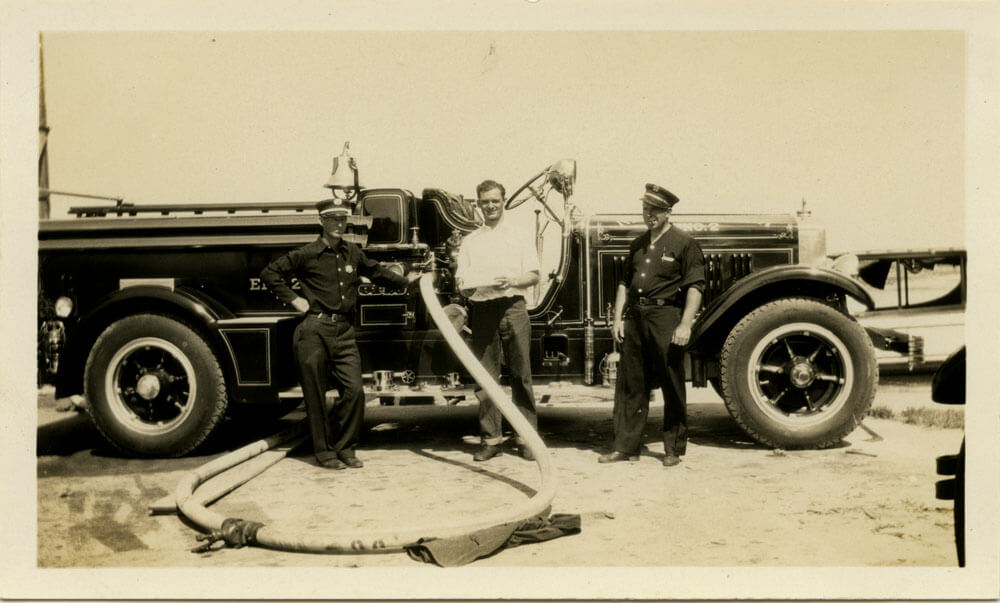 Newport Beach Fire Department, 1927. Janvier Brisco Collection.